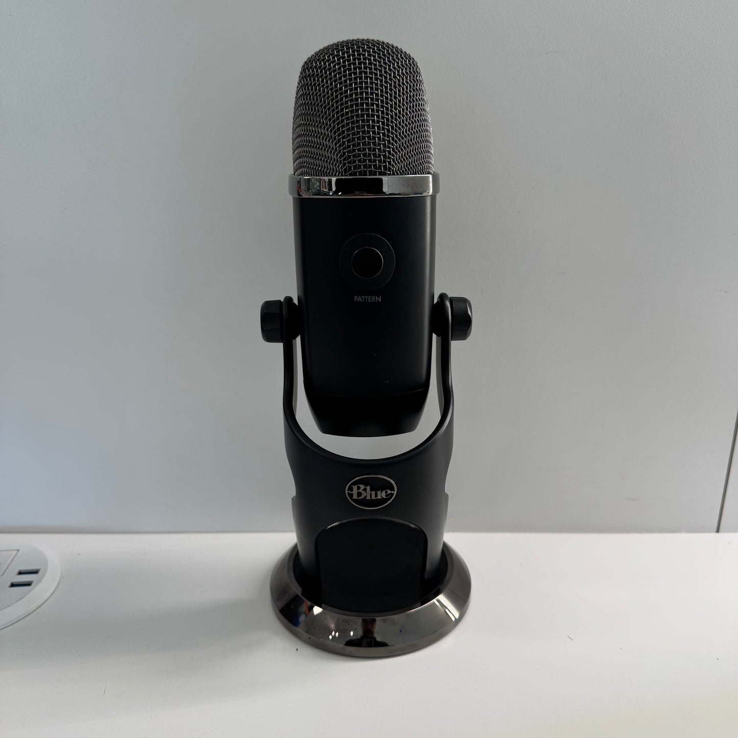 Logitech Blue Yeti X Microphone  A00104