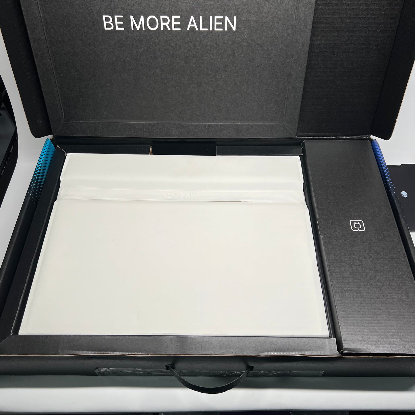 Alienware Area 51 AA18250 18" Core Ultra 9 275HX 2.7GHz 32GB RAM 2TB SSD