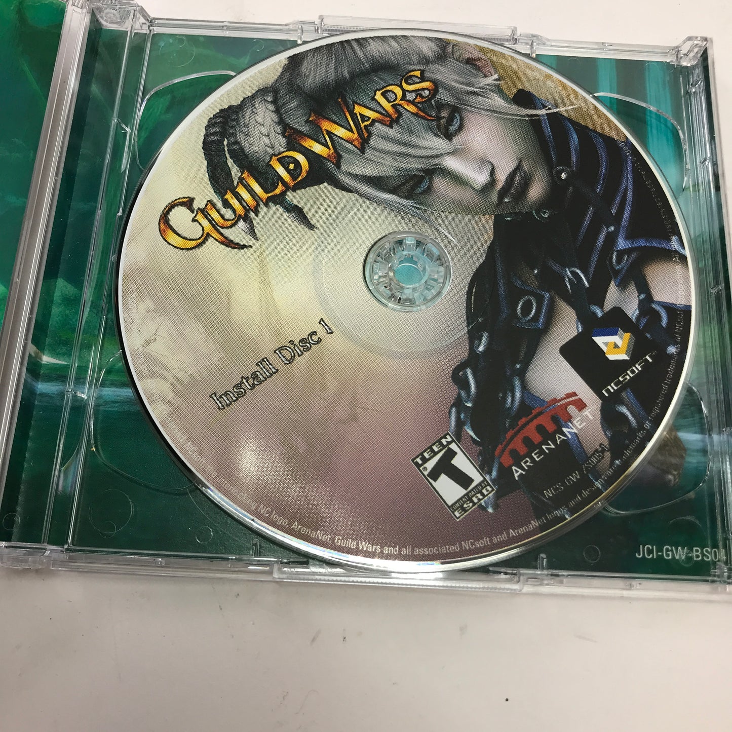 Guild Wars (PC, 2006) Complete in Original Box and Official Game Guide, CIB