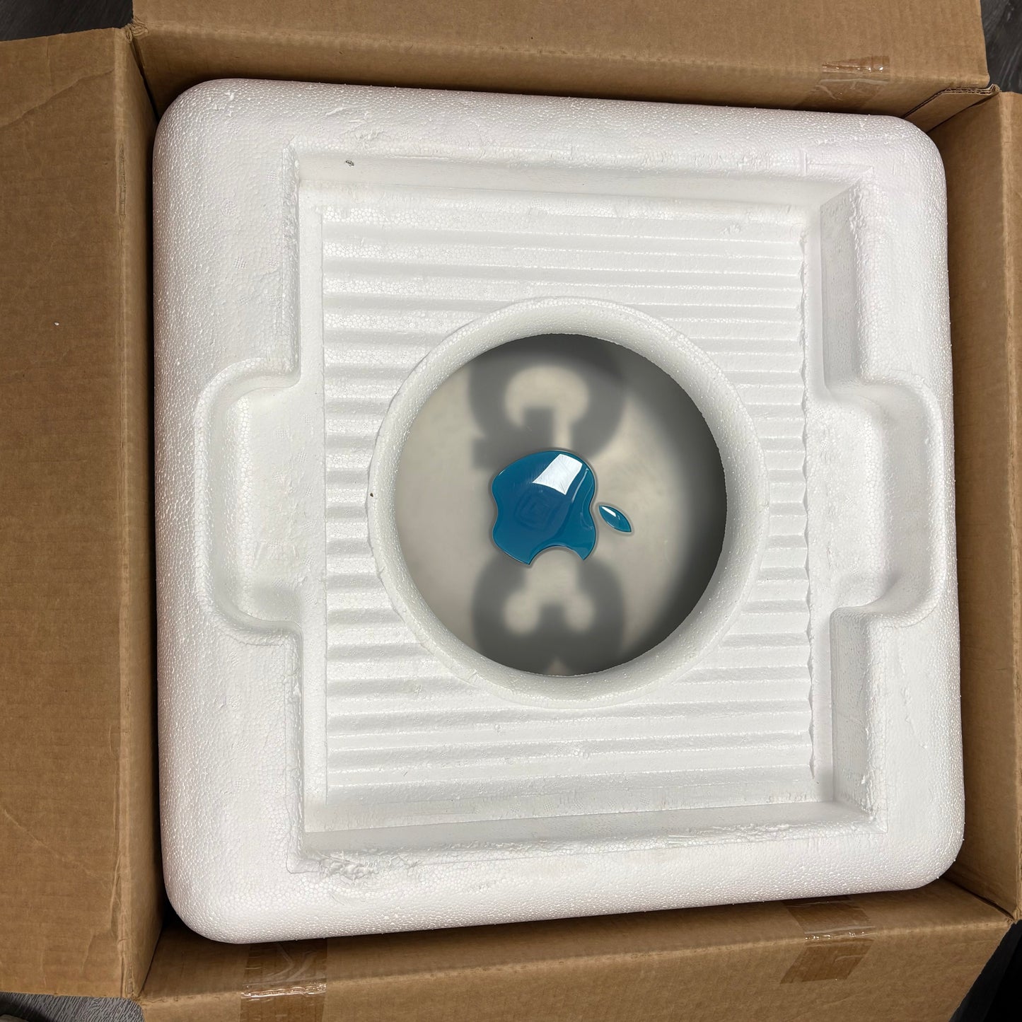 1998 Apple Power Macintosh G3 G3 300-MHz 64MB 6GB HDD Crystal Blue M5183 CIB