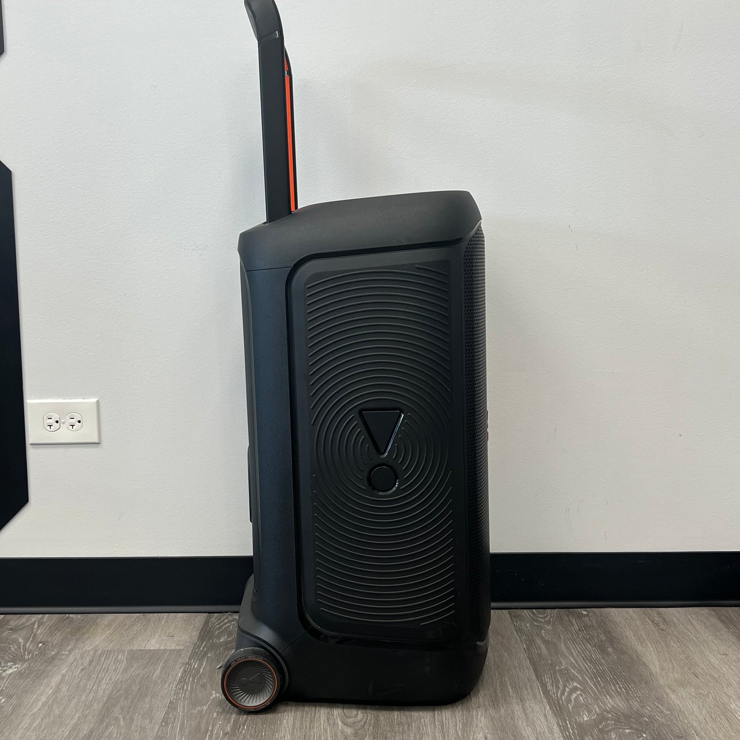 JBL 520 Party Box Portable Bluetooth Party Speaker Black N/A