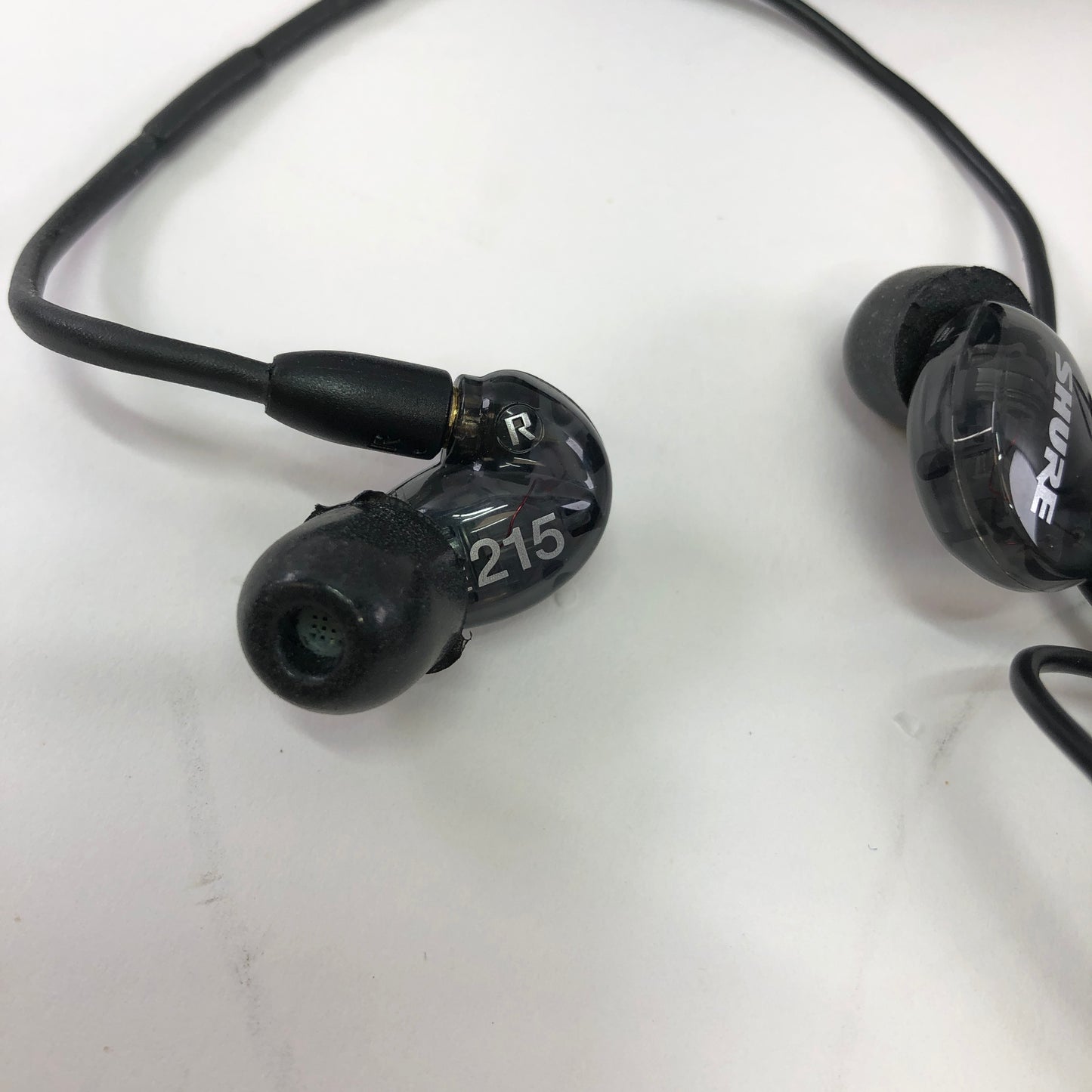 Shure SE215 Wired In-Ear Headphones Black w Carrying Case