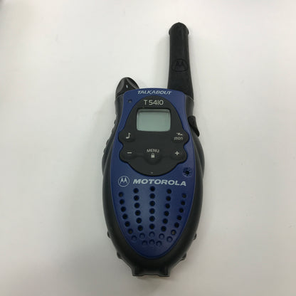 Motorolla Talkabout T5410 Walkie Talkie w Charging Base Tested and Working