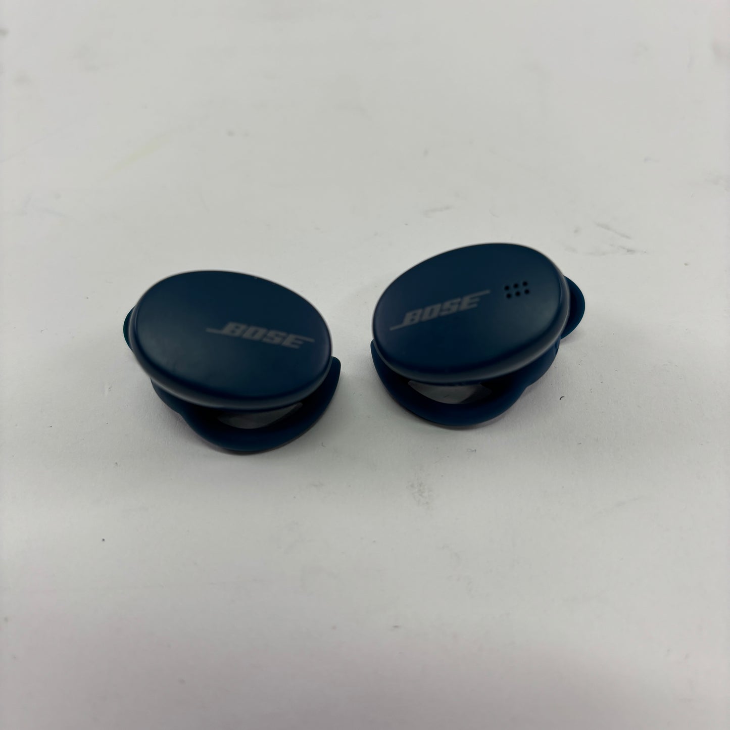 Broken Bose Sport Wireless Earbuds 427929 Read