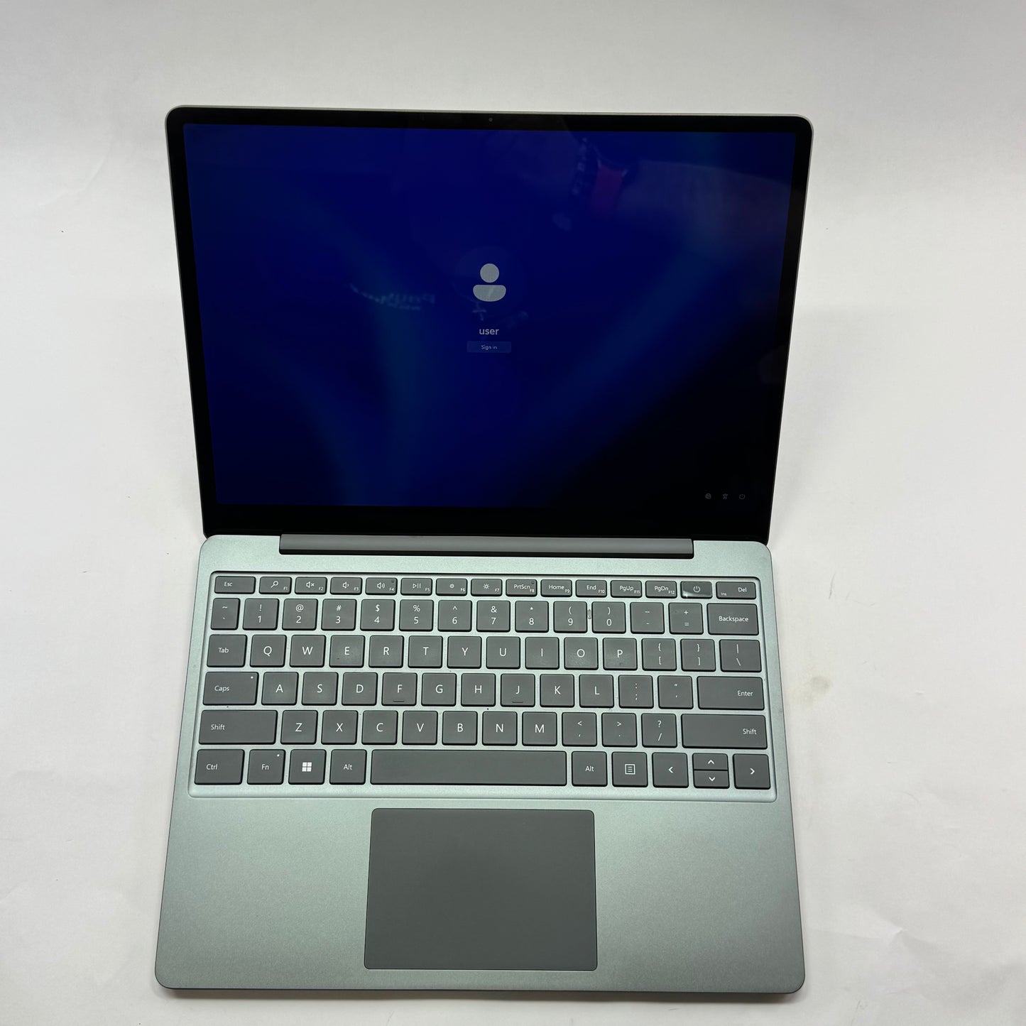 Microsoft Surface Laptop Go 2 2013 12.4" i5-1135G7 2.4GHz 8GB RAM 128GB SSD