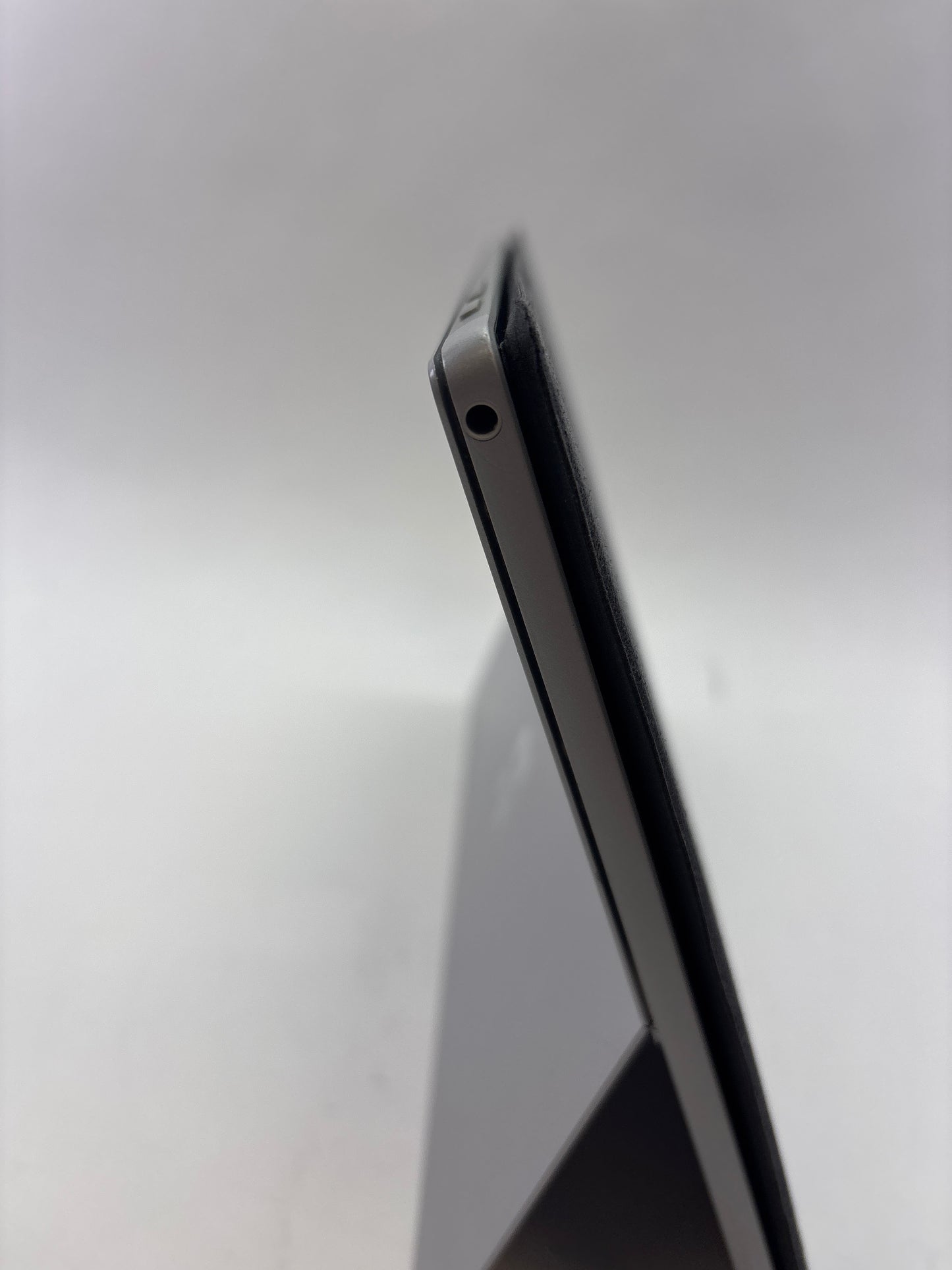 Microsoft Surface Pro 5 1796 12.3" i5-7300U 2.6GHz 8GB RAM 256GB SSD