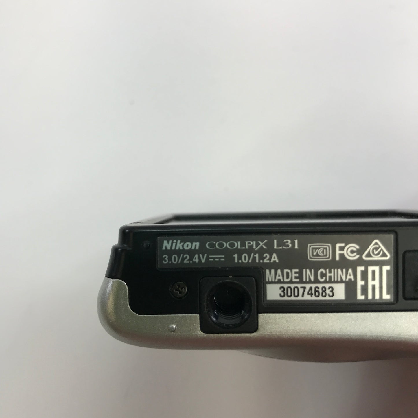 Broken Nikon COOLPIX L31 Digital Camera No Power READ