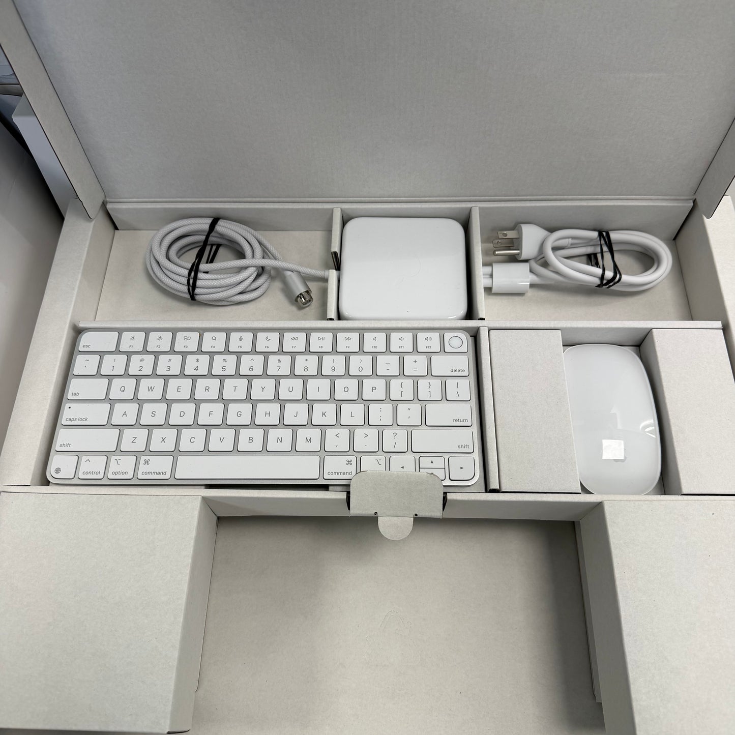 2024 Apple iMac 24" M4 10 Core 4.5GHz 16GB RAM 256GB SSD Silver A3137