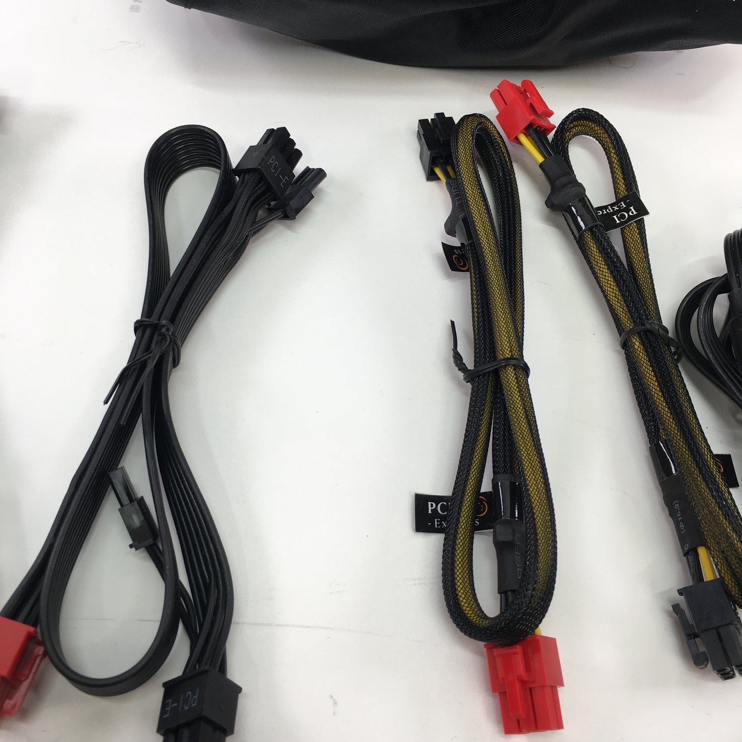 Modular Power Supply Cable for Custom Gaming PC w Cloth Case