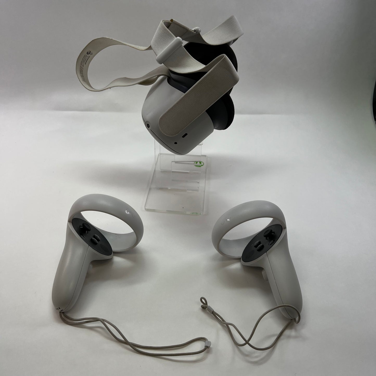 Broken Oculus Quest 2 256GB KW49CM HAS DARK SPOT ON LCD DISPLAY