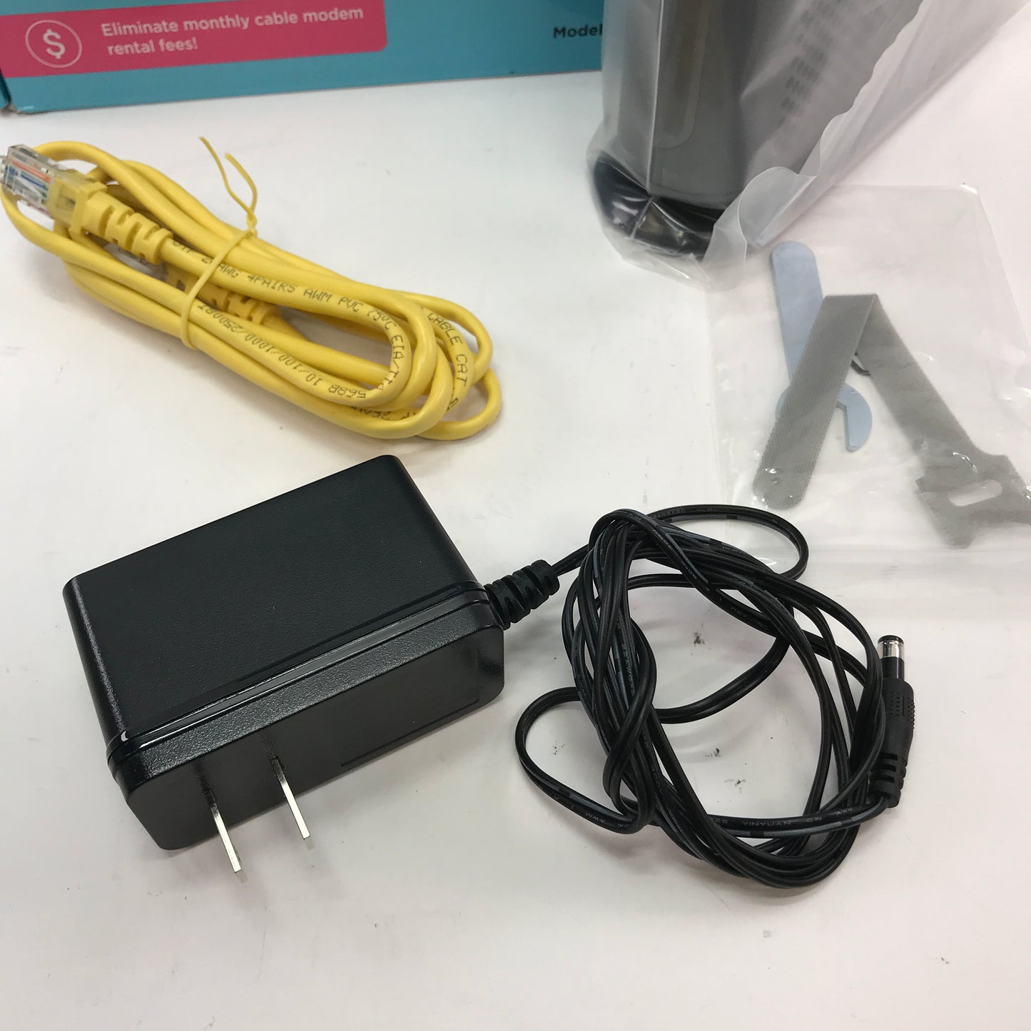 Motorola DOCSIS 3.1 Cable Modem MB8611-30 w Original Box Ethernet and Power