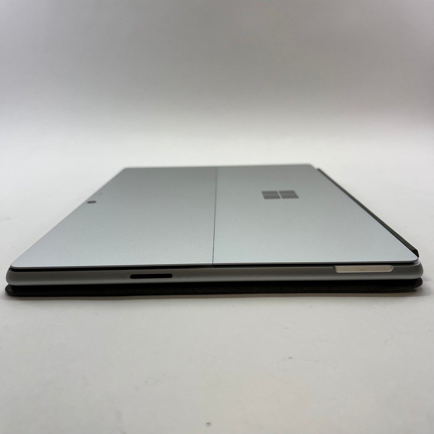 Microsoft Surface Pro 10 for Business 2079 13" Core Ultra 5 135U 2.1GHz 8GB RAM