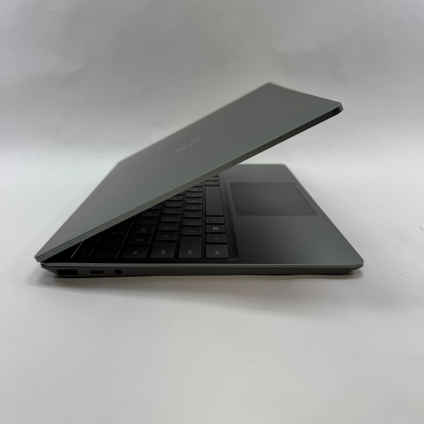 Microsoft Surface Laptop Go 2 2013 12.4" i5-1135G7 2.4GHz 8GB RAM 128GB SSD
