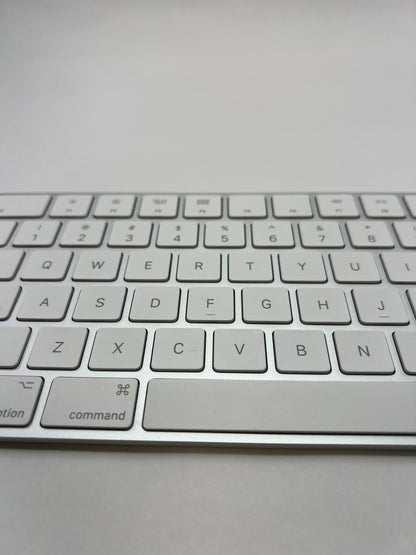 Apple Magic Keyboard with Numeric Keypad White MQ052LL/A