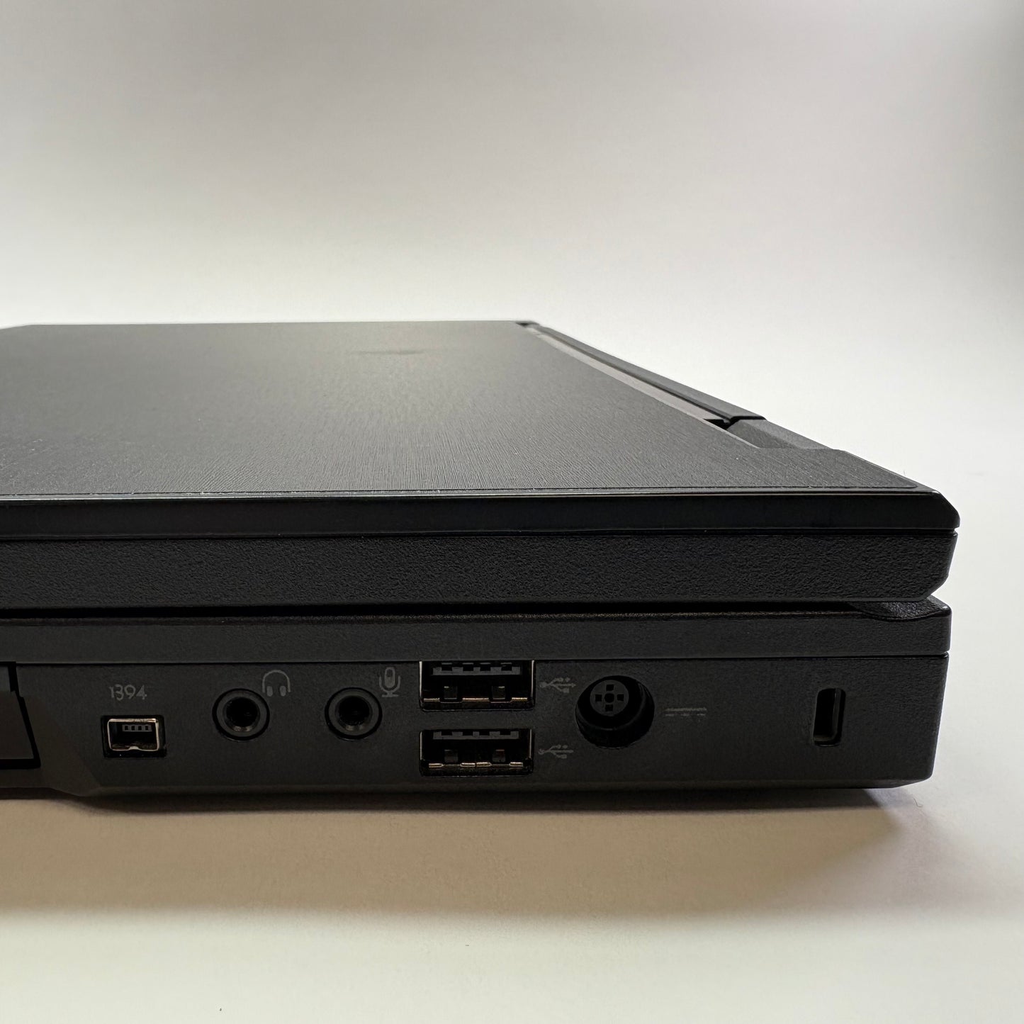 Broken Dell Latitude E5500 Core 2 Duo 1.8GHz 2GB RAM NO HDD PARTS ONLY