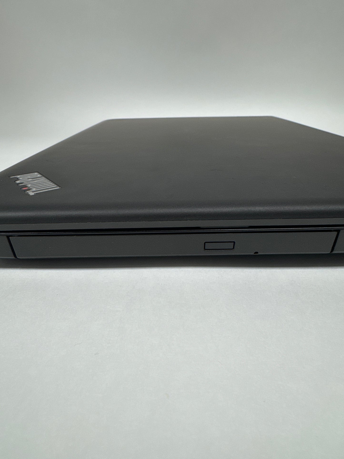 Lenovo ThinkPad E550 20DF002YUS 15.6" i3-4005U 1.7GHz 4GB RAM 500GB HDD