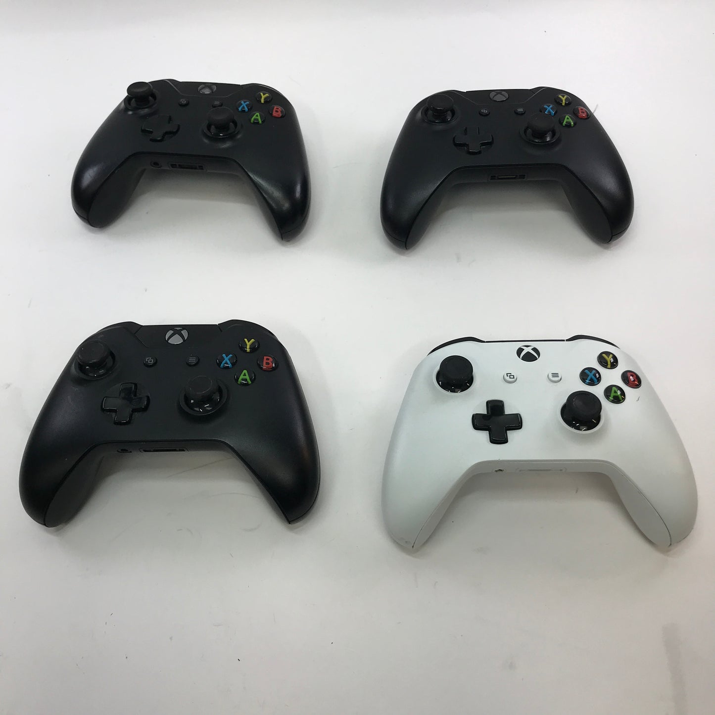Used Lot of 4 Tested and Working Microsoft Xbox One Wireless Controllers