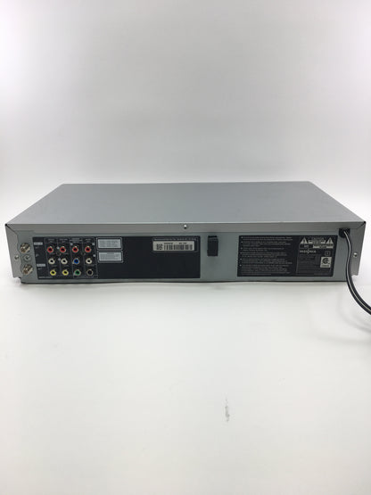 Insignia DVD040924 DVD Player/Video Cassette Player 3850R-Z666E