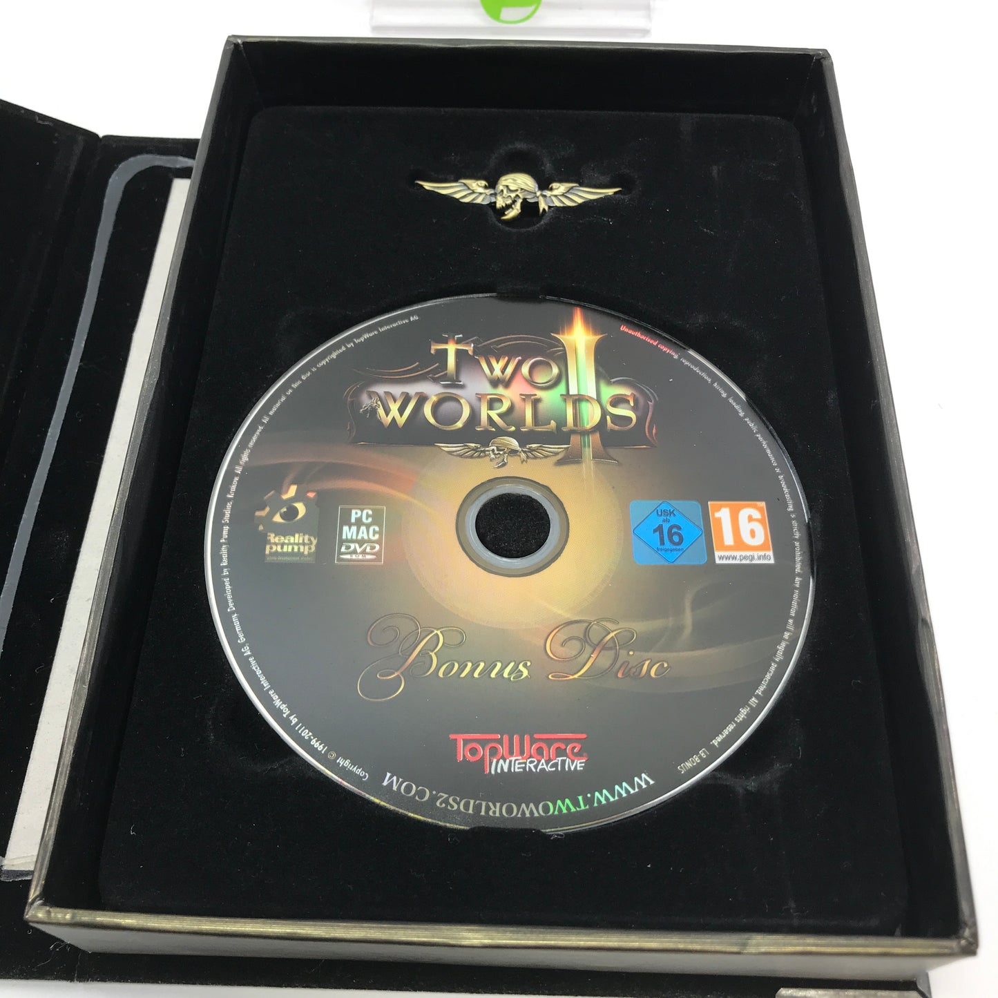 Two Worlds [Collector's Edition] (PC, 1999) w/ Double Sided Map and Pin