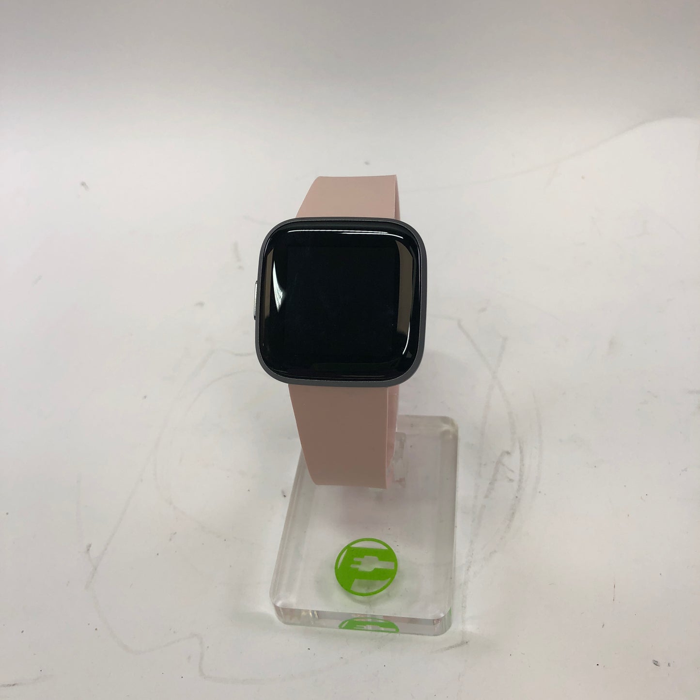 Fit Bit Versa Fitness Watch FB507 w Pink Watch Band Aluminum Body