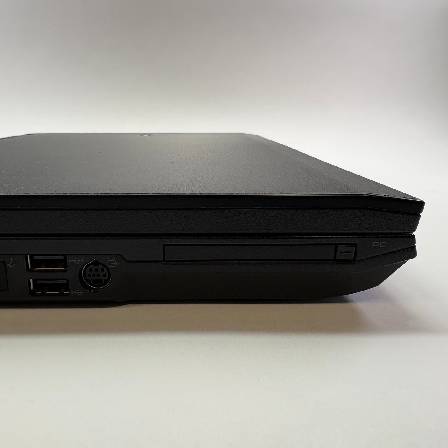 Broken Dell Latitude E5500 Core 2 Duo 1.8GHz 2GB RAM NO HDD PARTS ONLY