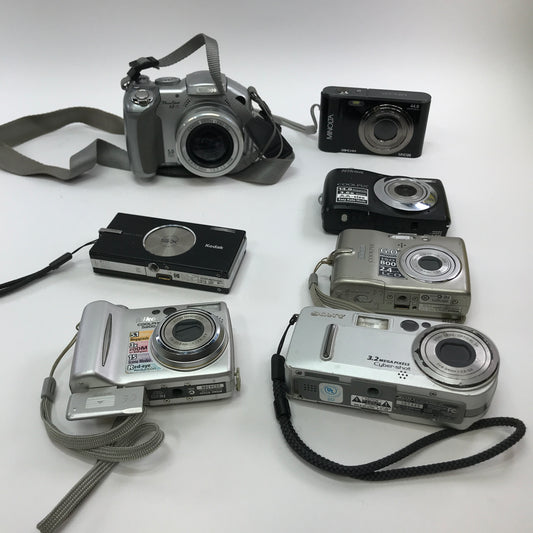 Lot of 7 Broken Digital Cameras [Nikon, Sony, Kodak and Minolta] No Power READ