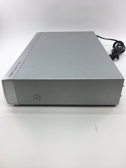 Insignia DVD040924 DVD Player/Video Cassette Player 3850R-Z666E