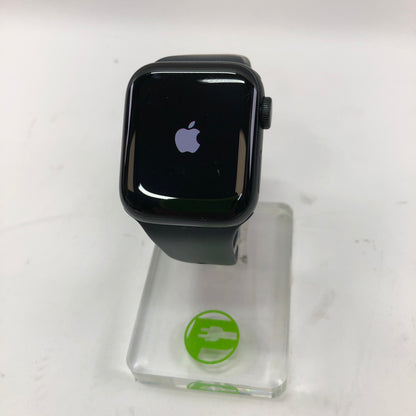 GPS Only Apple Watch SE 2nd Gen 40MM Black Aluminum Midnight Sport Band A2722