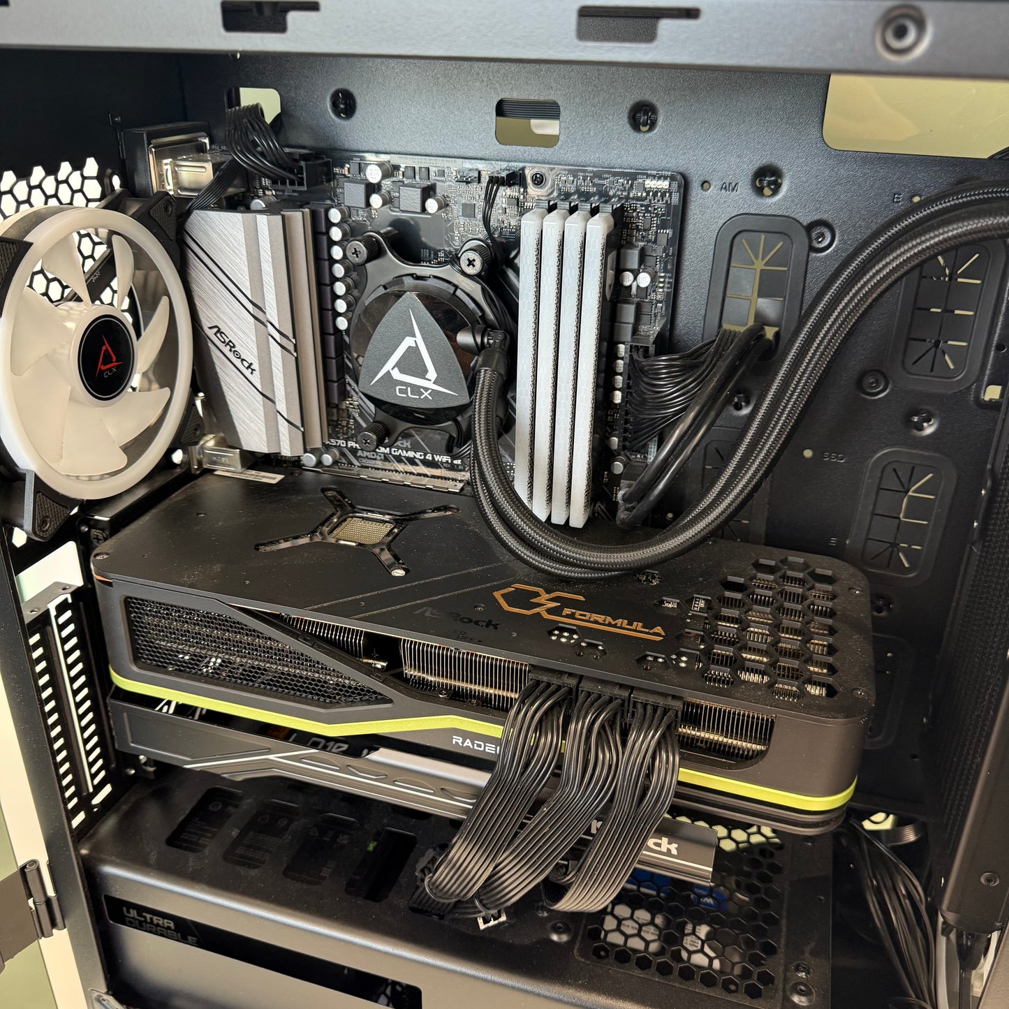 CLX Custom Gaming PC AMD Ryzen 9 5950X 64GB RAM & AMD Radeon RX 6950XT