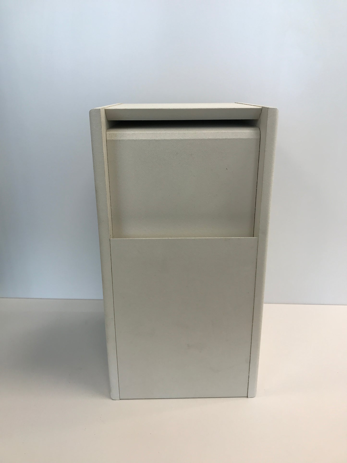 BOSE Acoustimass 3 Series III Speaker System Subwoofer Only WHITE