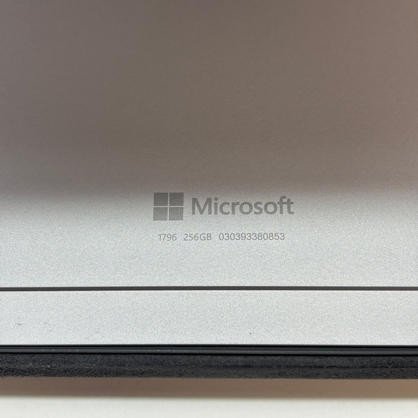 Microsoft Surface Pro 5 1796 12.3" i5-7300U 2.6GHz 8GB RAM 256GB SSD