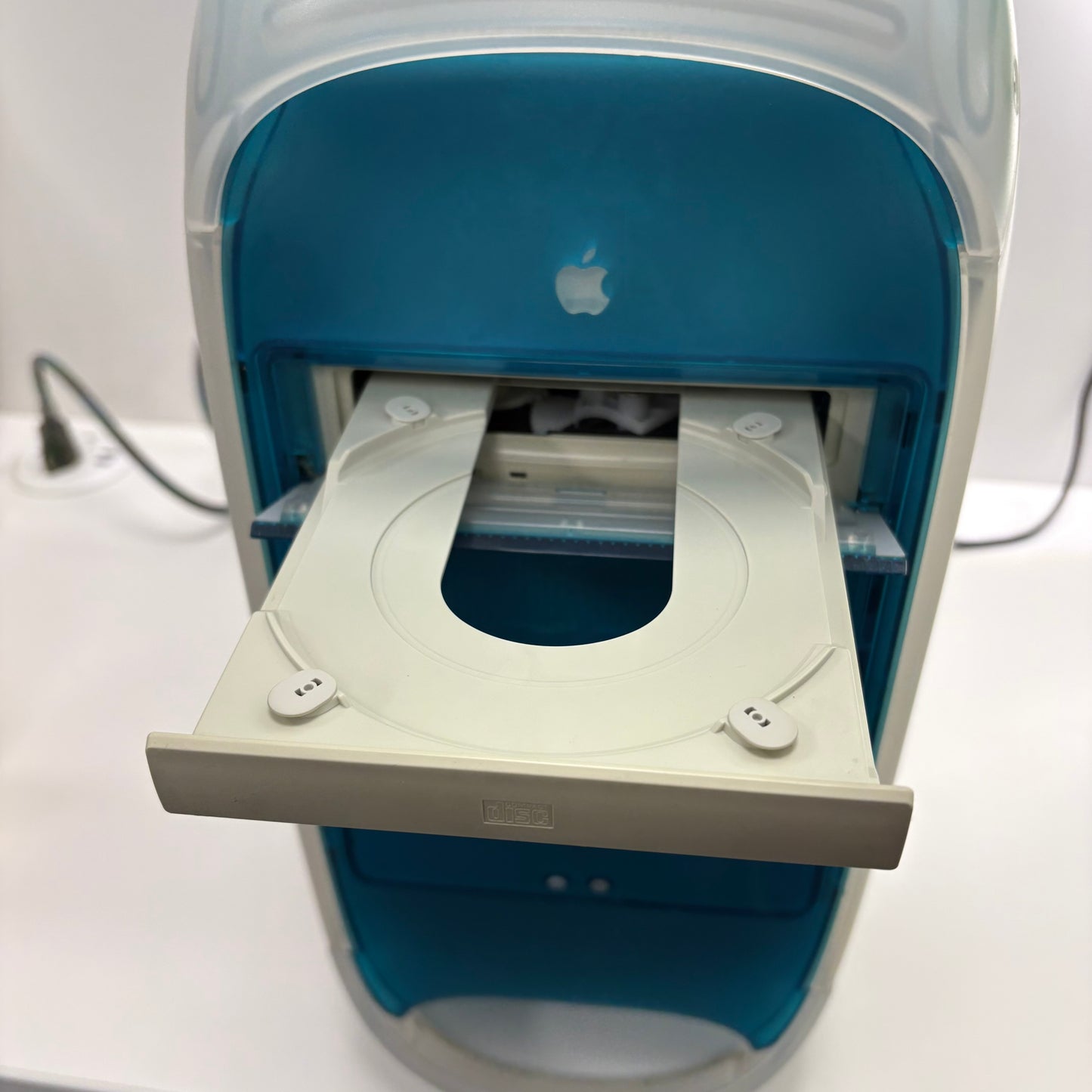 1998 Apple Power Macintosh G3 G3 300-MHz 64MB 6GB HDD Crystal Blue M5183 CIB