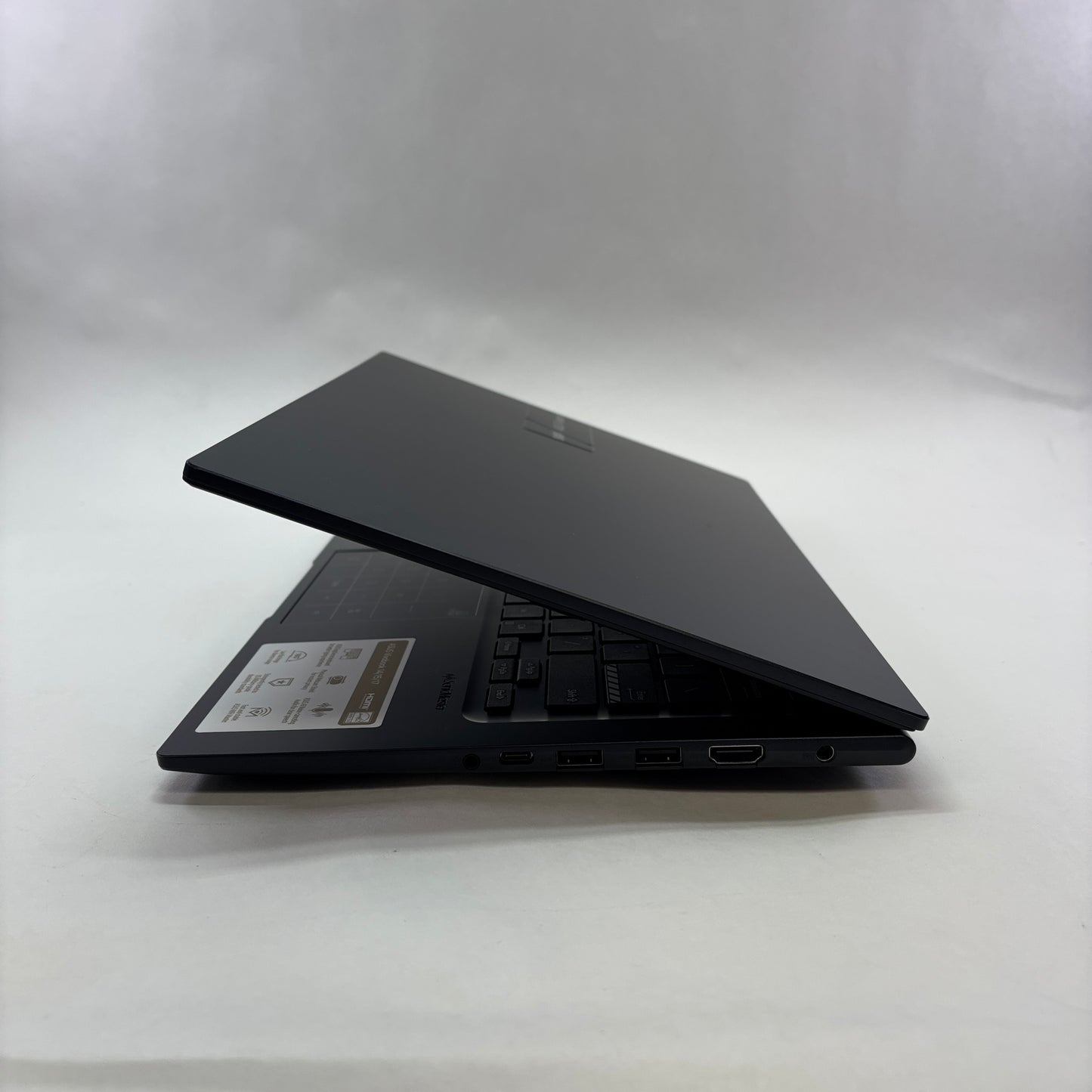 Asus Vivobook  14 X1404V 14" i3-1315U 1.2GHz 250GB SSD