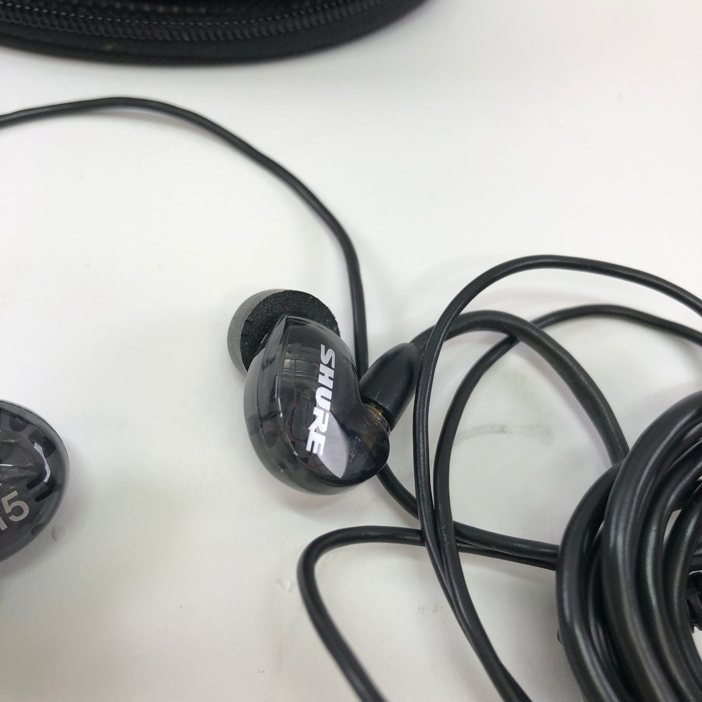 Shure SE215 Wired In-Ear Headphones Black w Carrying Case