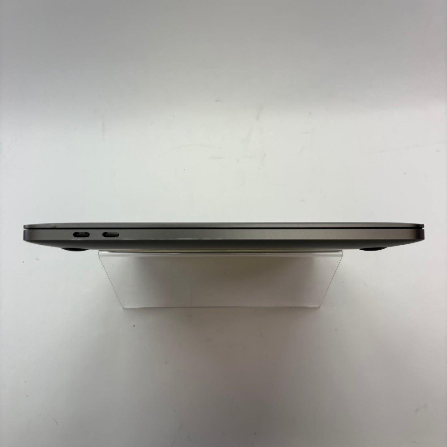2020 Apple Mac Pro i5 1.4GHz 8GB RAM 512GB SSD Iris Plus Graphics Silver A2289