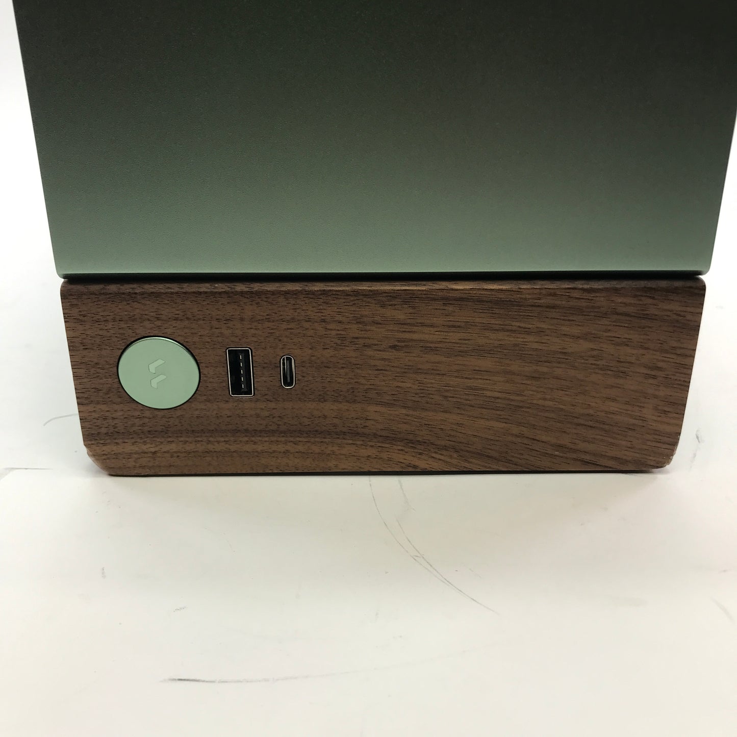 Fractal Terra Mini ITX Case PC Case Graphite Walnut Front FD-C-TER1N-03