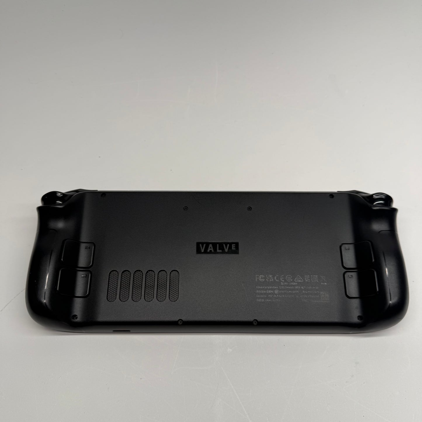 Valve Steam Deck 7" AMD 7nm Ryzen APU 16GB RAM 64GB Black 1010