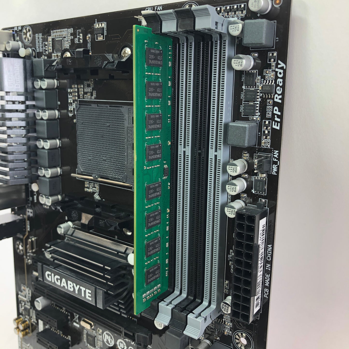 Gigabyte GA-970A-DS3P FX AM3+ ATX Motherboard w 8GB DDR3 RAM