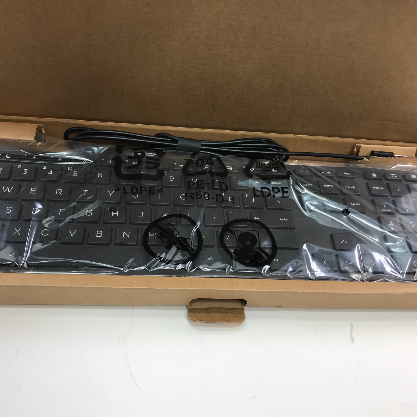 New HP Wired Desktop  Keyboard 320K  Lot of 3 HP Desktop Keyboards