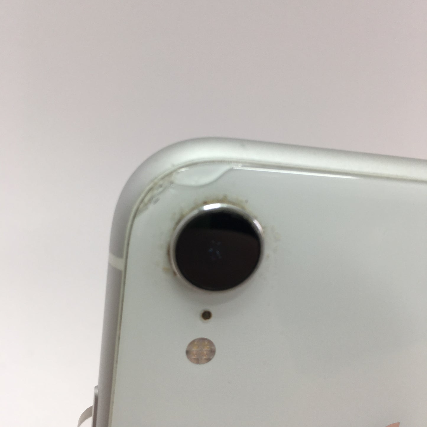 Broken Unlocked Apple iPhone 11 128GB 17.4.1 MT3U2LL/A Cracked Back