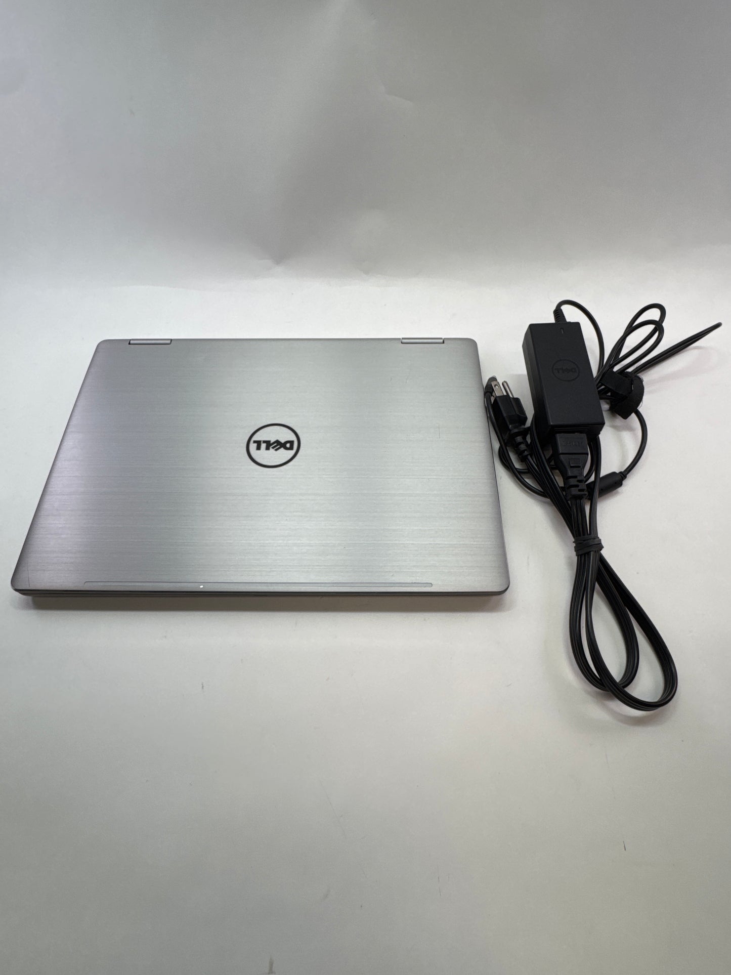 Dell Inspiron P69G001 13.3" i5-7200U 2.5GHz 8GB RAM 256GB SSD with charger READ