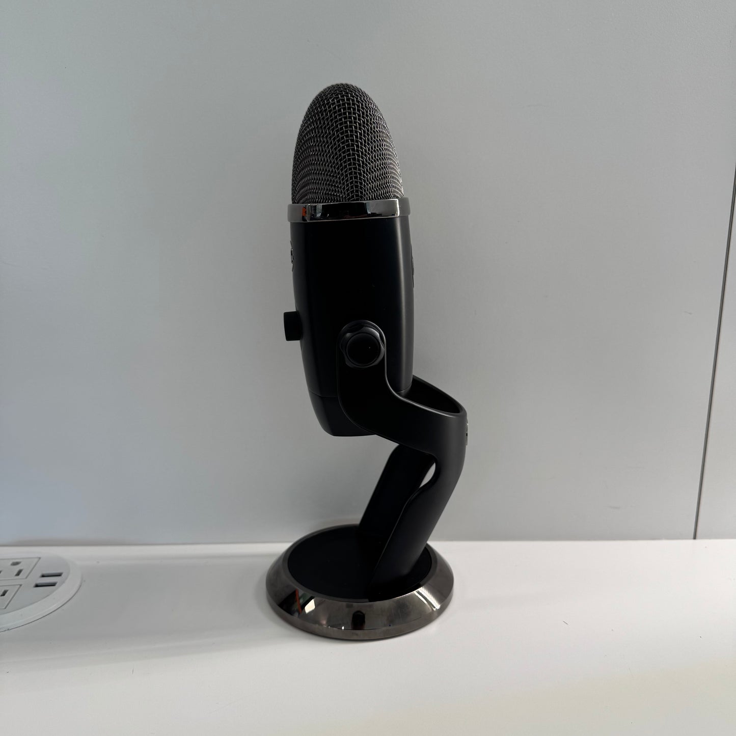 Logitech Blue Yeti X Microphone  A00104