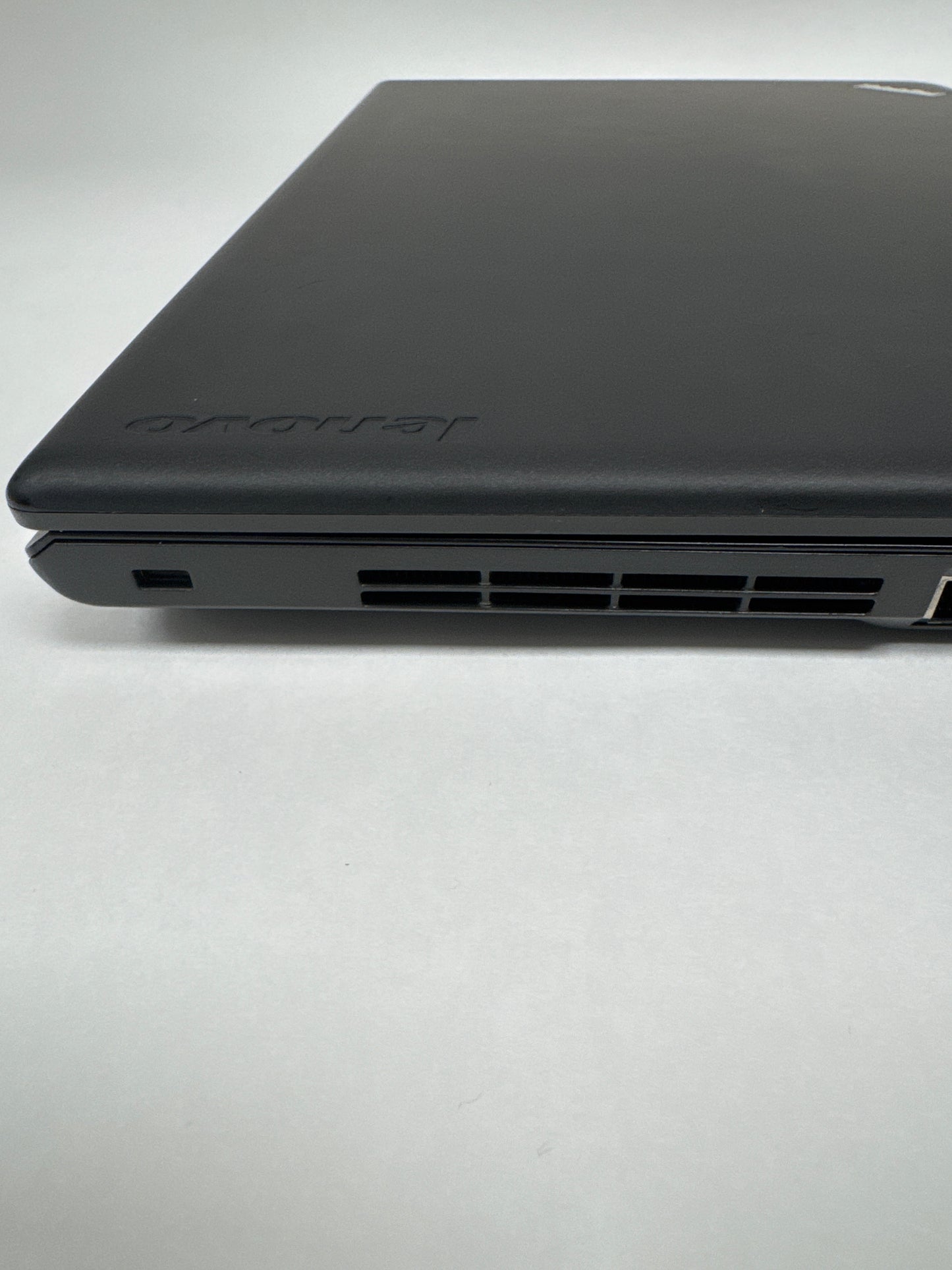 Lenovo ThinkPad E550 20DF002YUS 15.6" i3-4005U 1.7GHz 4GB RAM 500GB HDD
