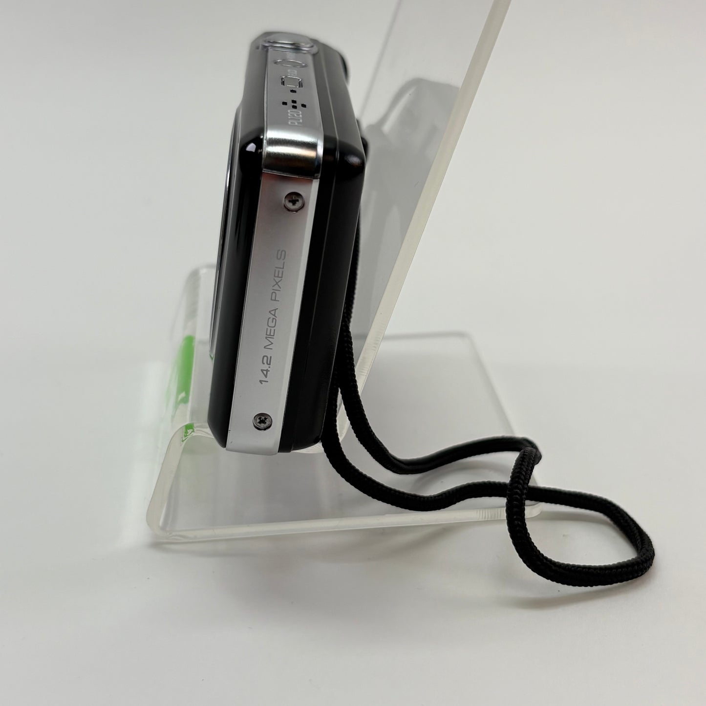 Samsung PL120 14.2MP Digital Camera