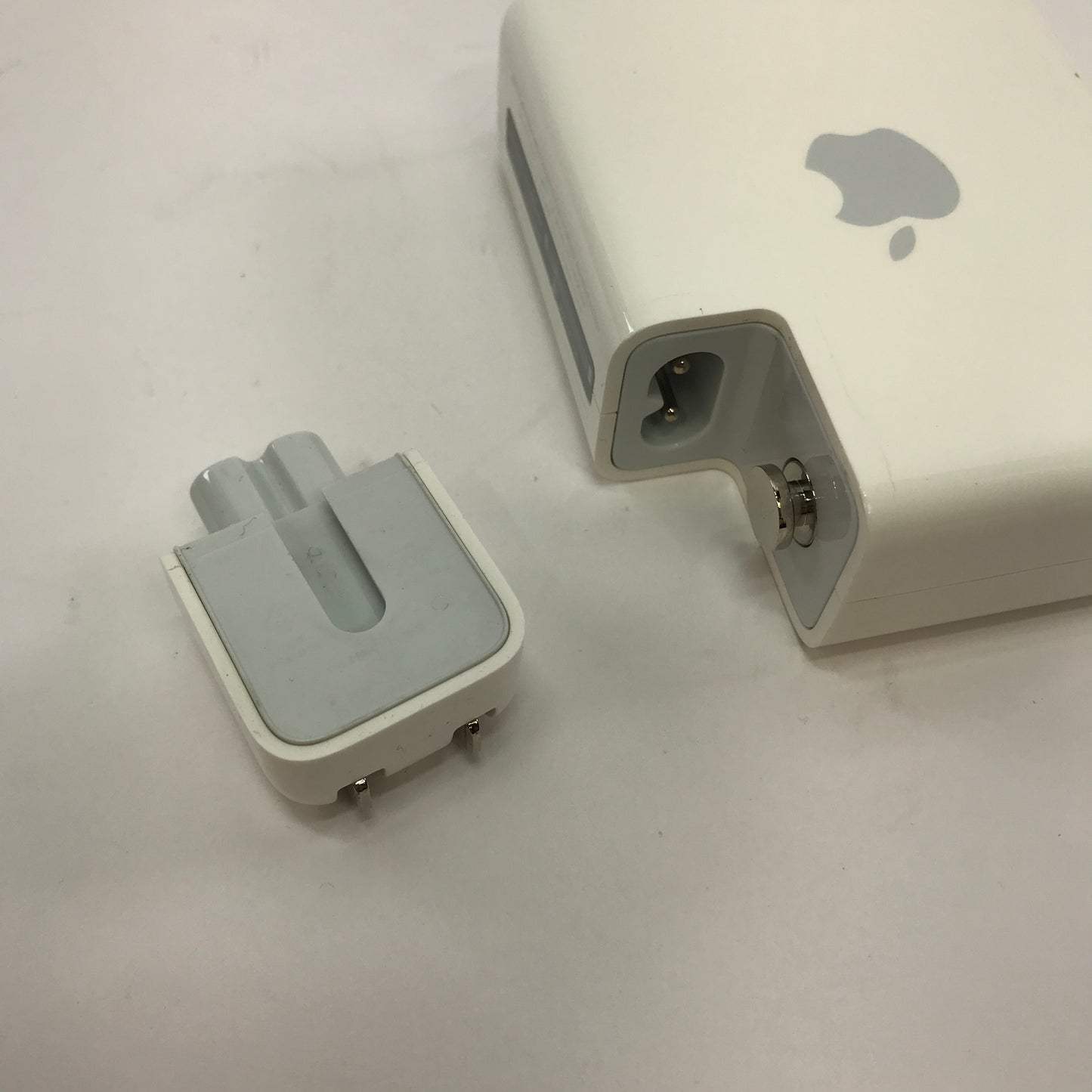 Apple Airport Express Base Station Wireless Wifi Router A1264