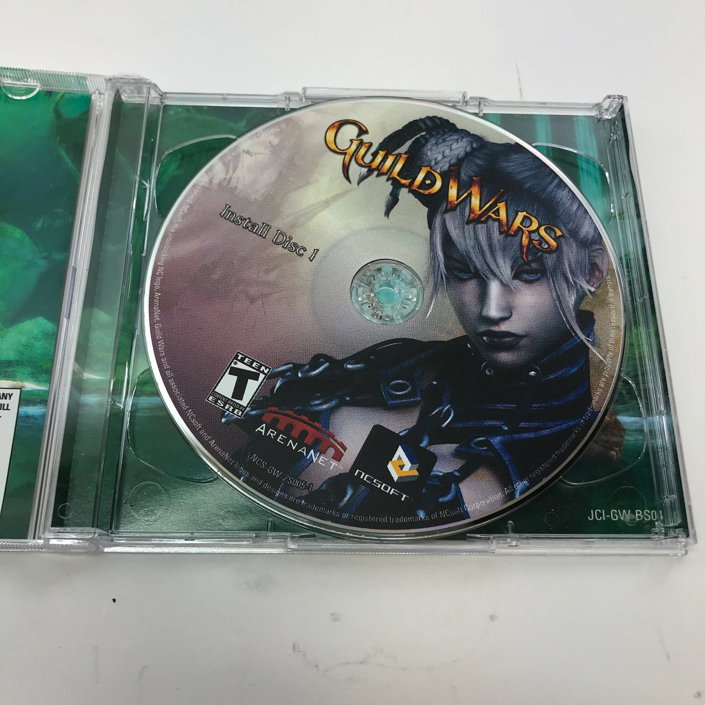 Guild Wars (PC, 2006) Complete in Box CIB w All Inserts