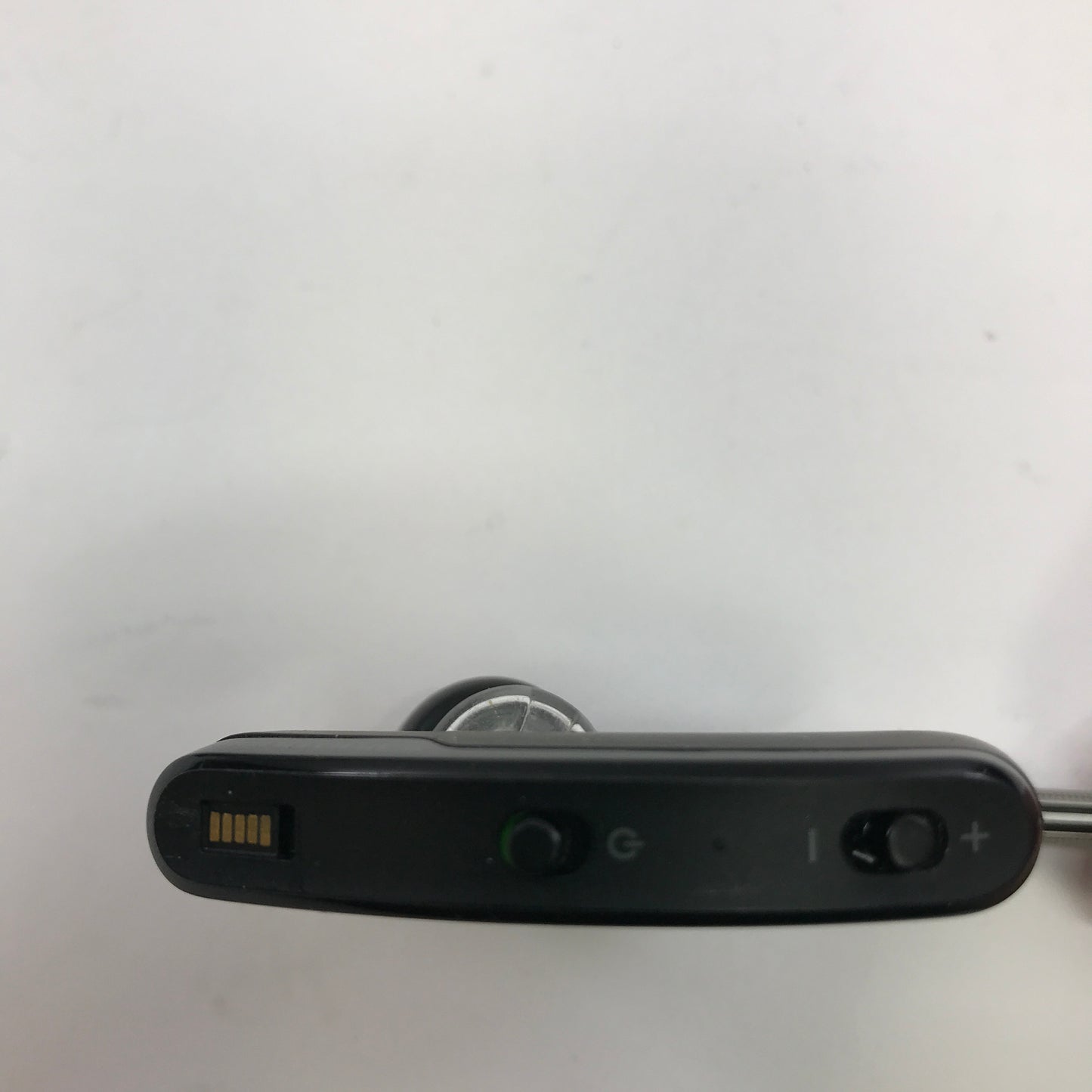 Plantronics Voyager Legend Bluetooth Headset w OEM Charging Case