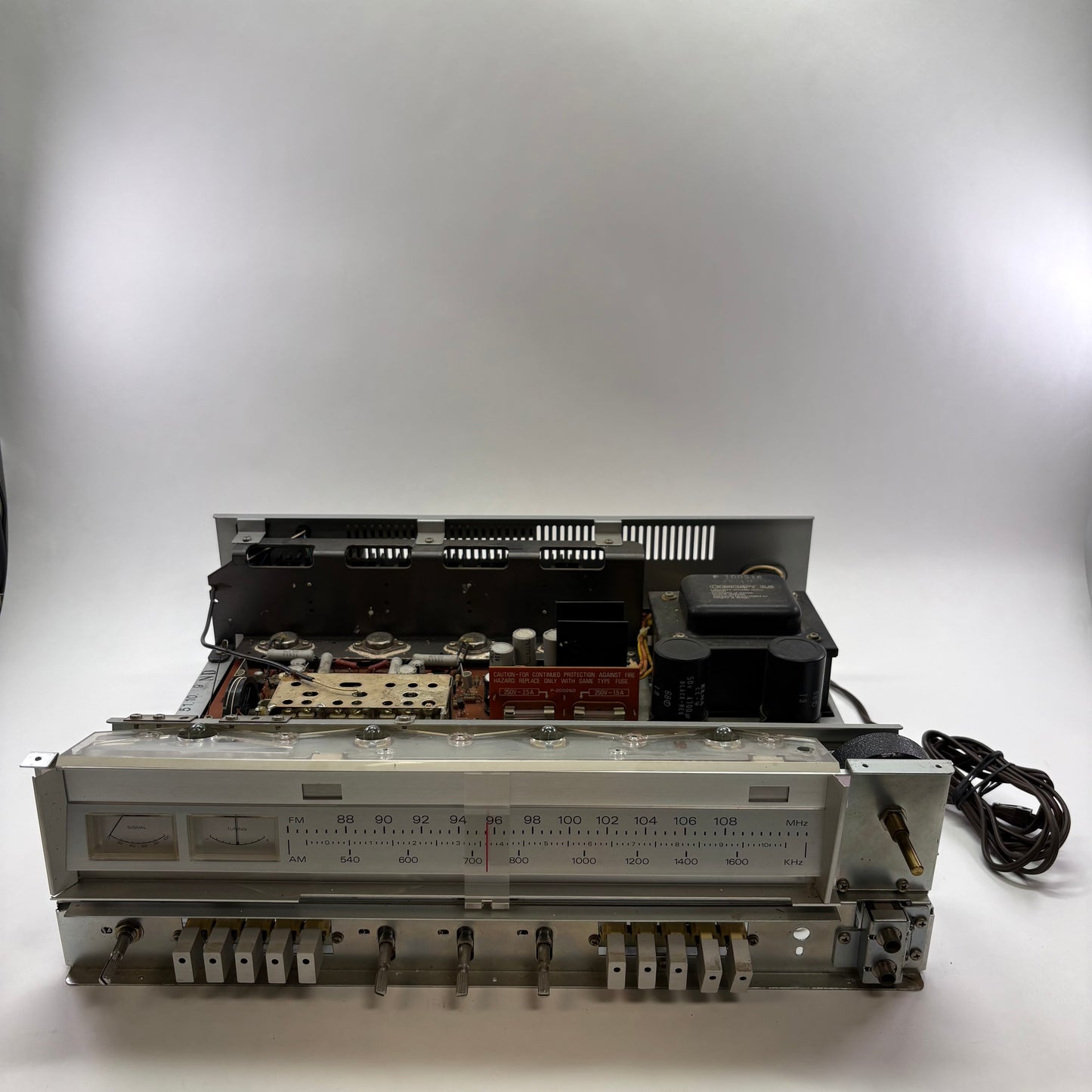 Broken Concept 3.5 AM/FM Stereo Receiver Read Description
