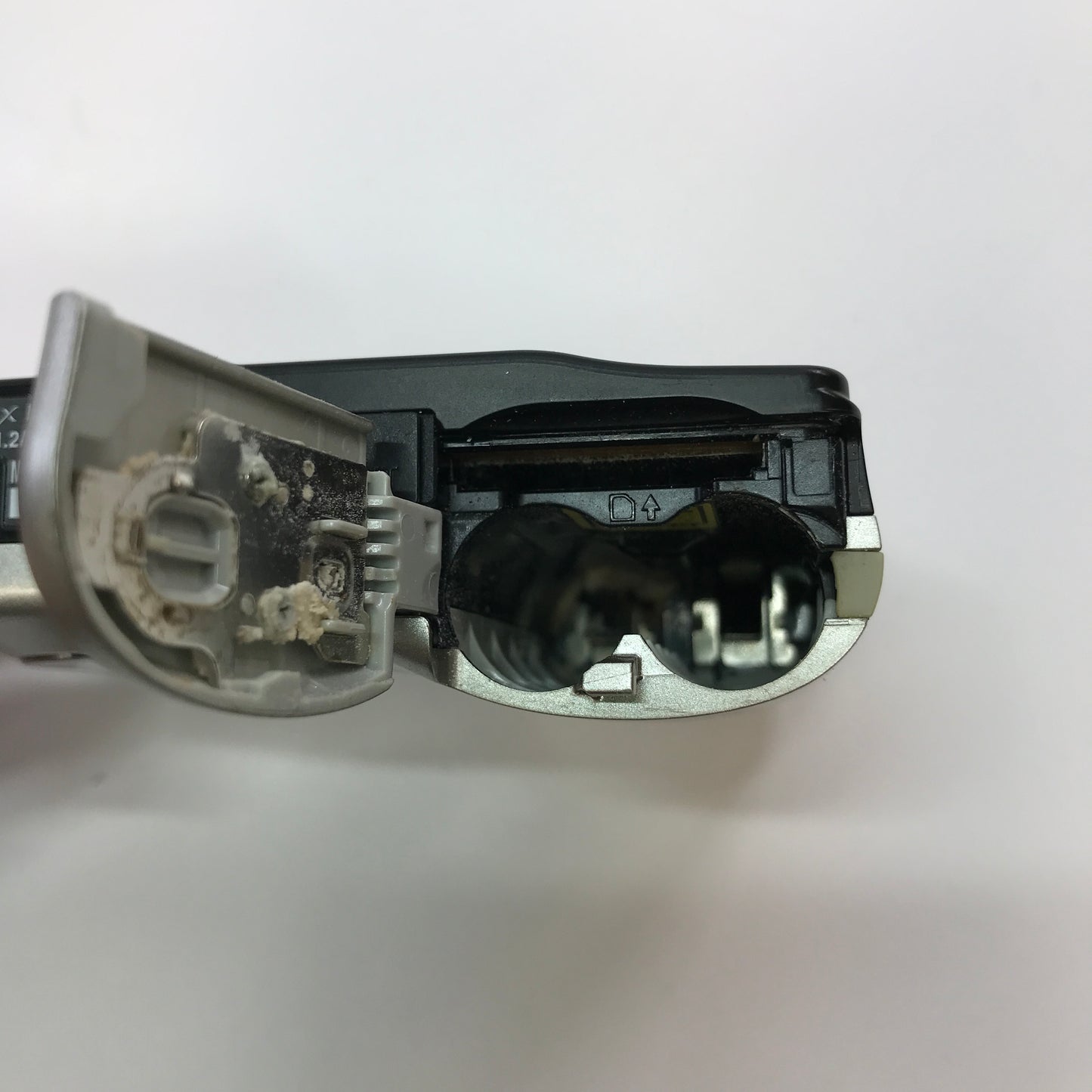 Broken Nikon COOLPIX L31 Digital Camera No Power READ