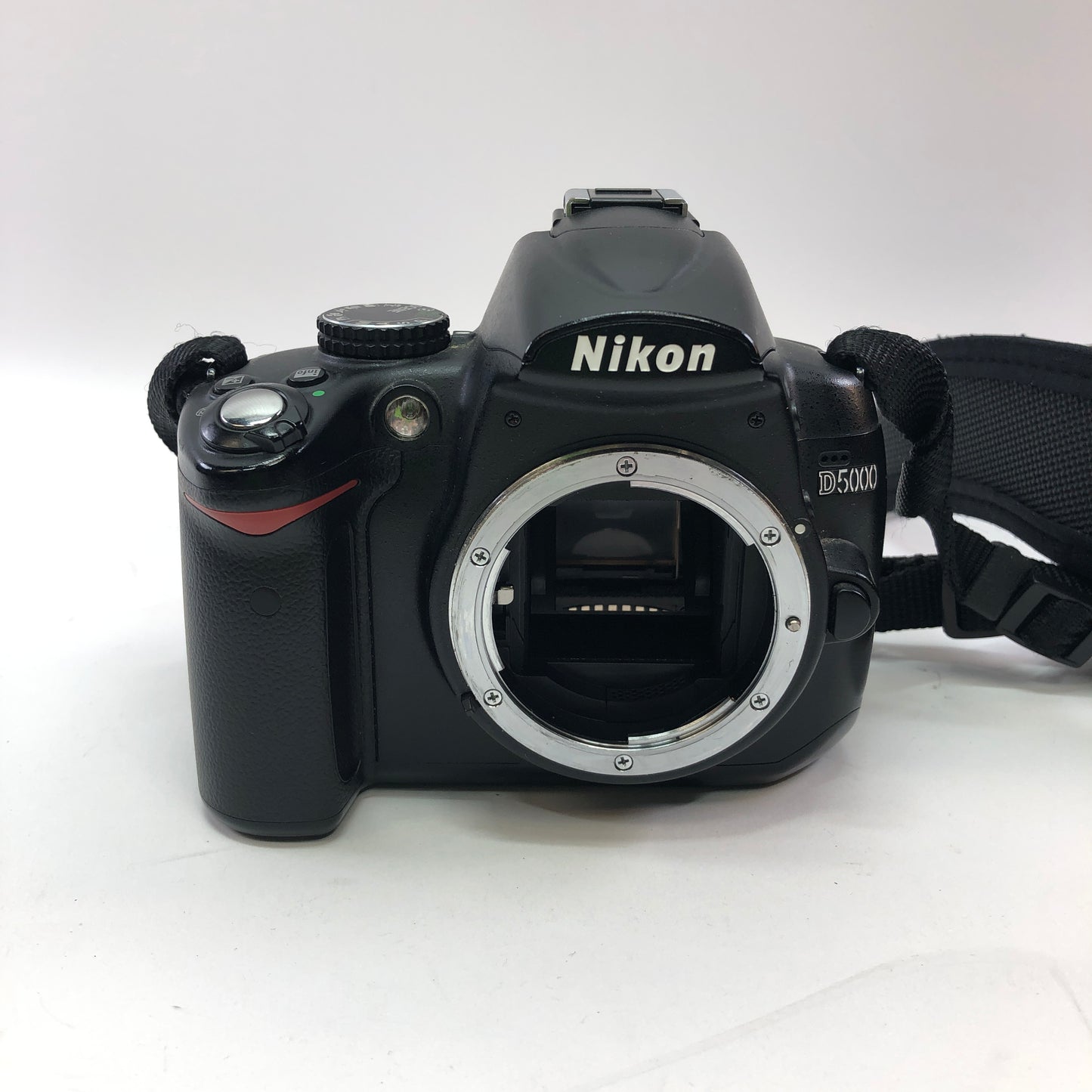 Nikon D5000 10.2MP DSLR Camera 23666 Shutter Count w Tamron 18-270 Lens